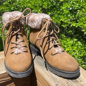 SOUL Naturalizer Tan Lace Up Boots with Durable sole!  Like new!